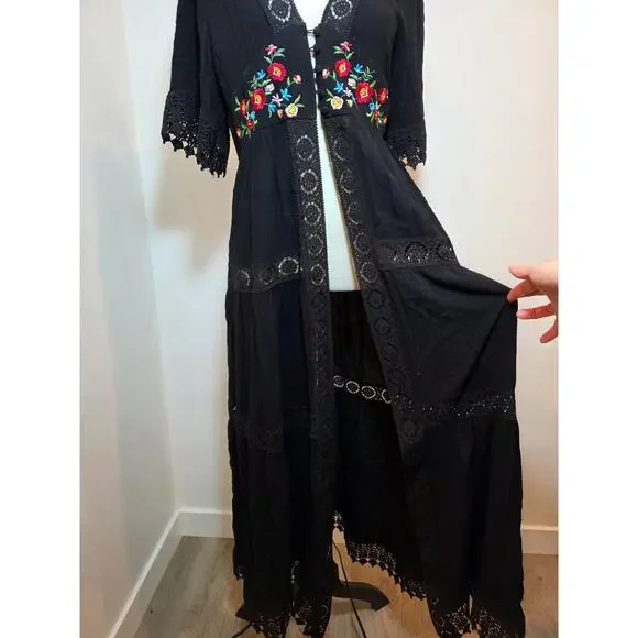FOREVER 21 Black Floral Embroidered Long Duster SHORT SLEEVE LACE TRIM Size L - Picture 3 of 12